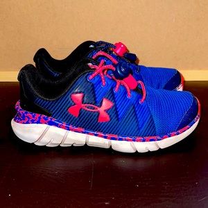 Underarmor boys shoes